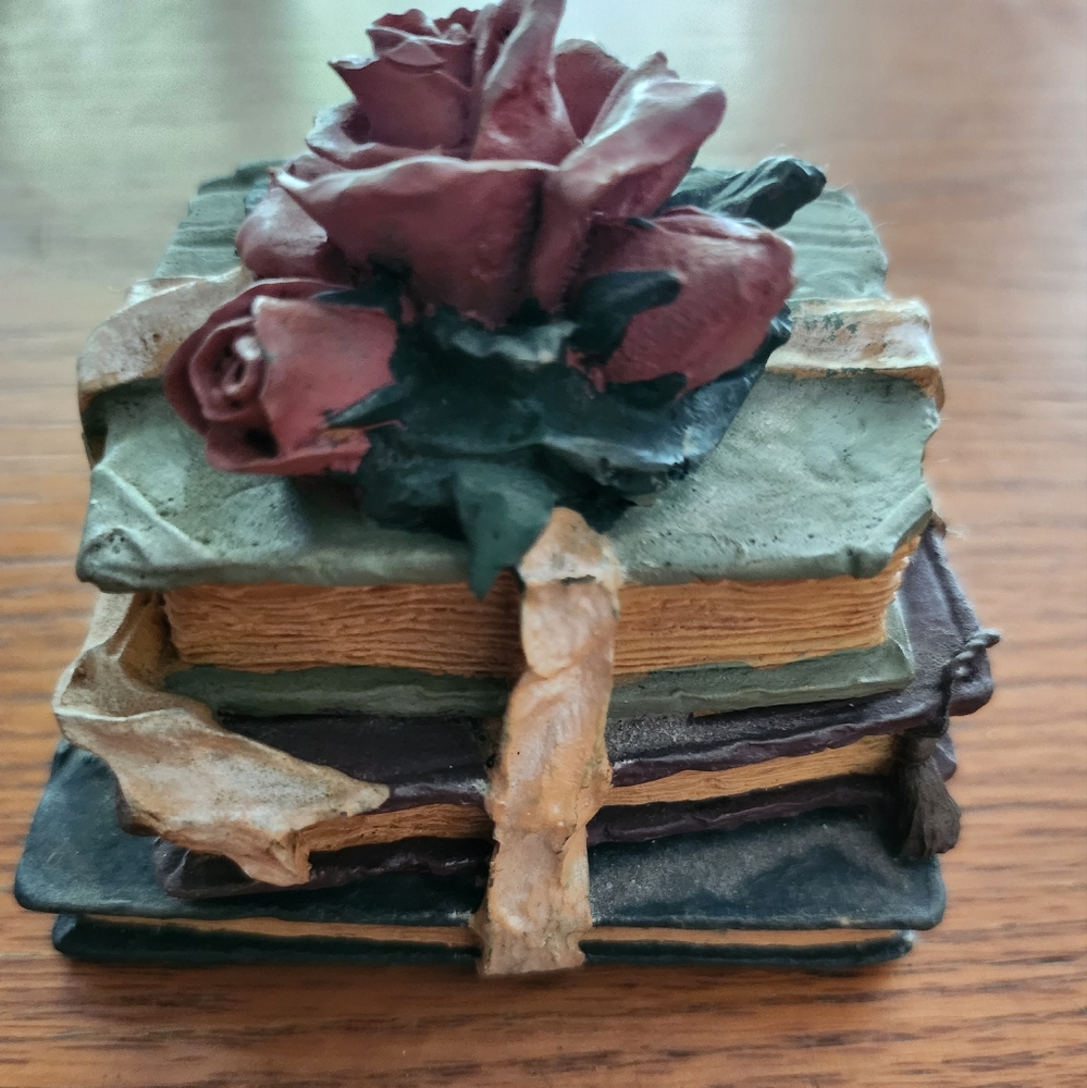Paperweight Antique Book Stack and Roses - Picture 10 of 14